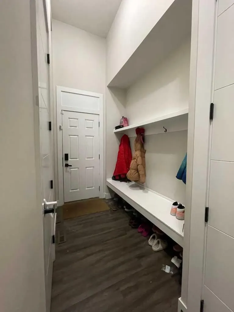 220 Carringham Road NW Calgary AB T3P 1V4
