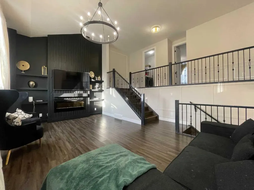 220 Carringham Road NW Calgary AB T3P 1V4