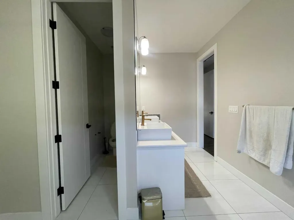 220 Carringham Road NW Calgary AB T3P 1V4