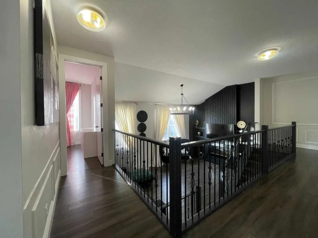 220 Carringham Road NW Calgary AB T3P 1V4