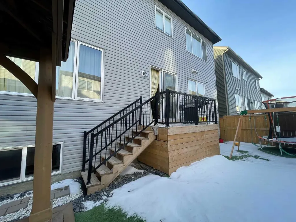 220 Carringham Road NW Calgary AB T3P 1V4