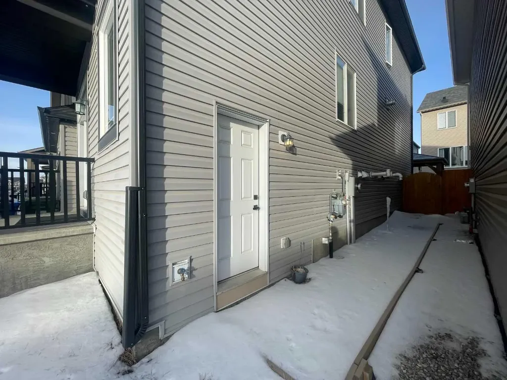 220 Carringham Road NW Calgary AB T3P 1V4