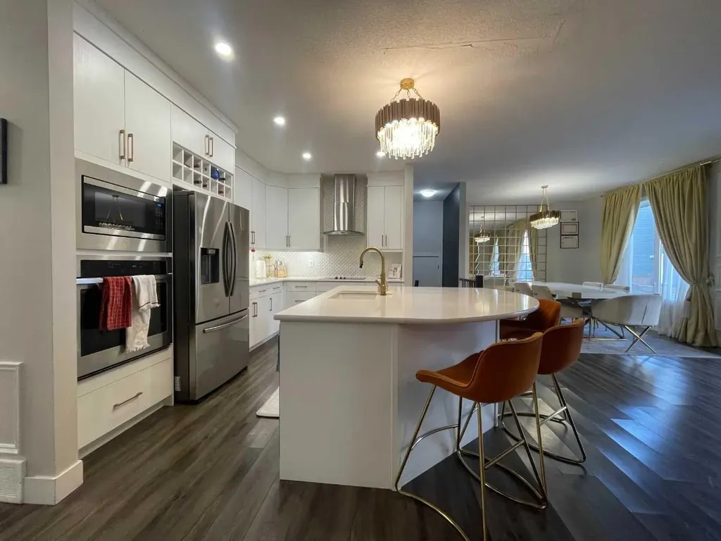 220 Carringham Road NW Calgary AB T3P 1V4