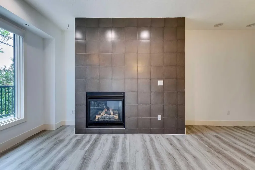 2101 17 Street SW Calgary AB T2P 4M5