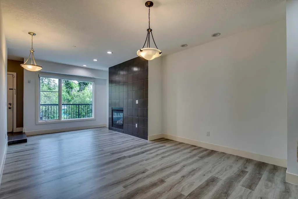 2101 17 Street SW Calgary AB T2P 4M5