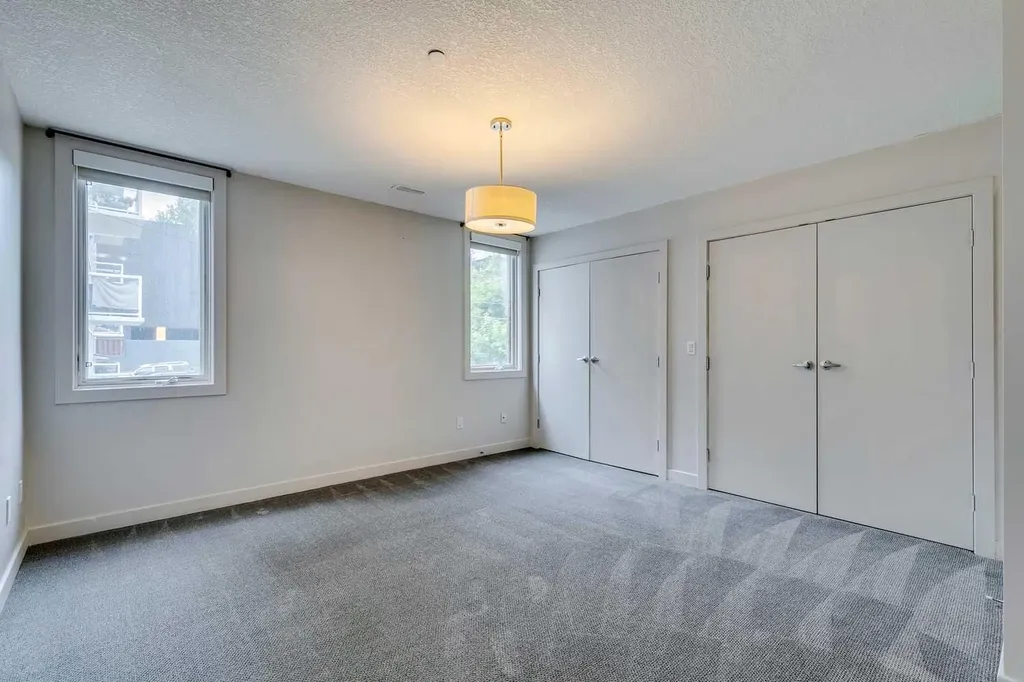 2101 17 Street SW Calgary AB T2P 4M5