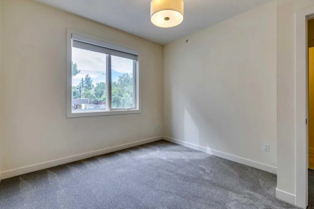 2101 17 Street SW Calgary AB T2P 4M5
