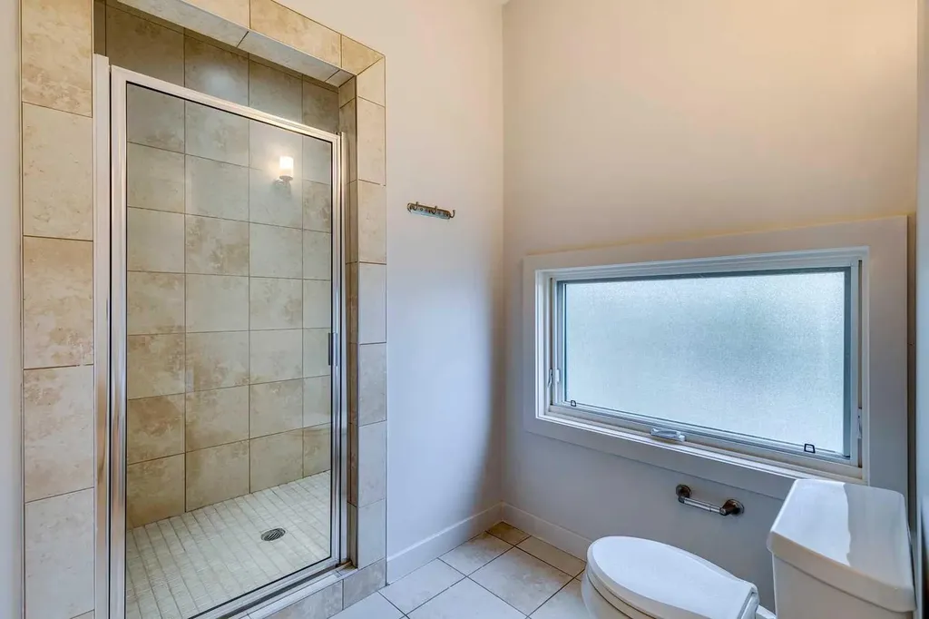 2101 17 Street SW Calgary AB T2P 4M5