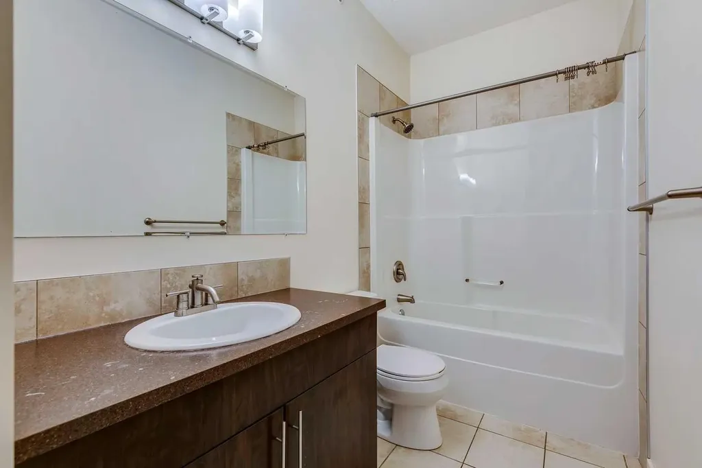 2101 17 Street SW Calgary AB T2P 4M5