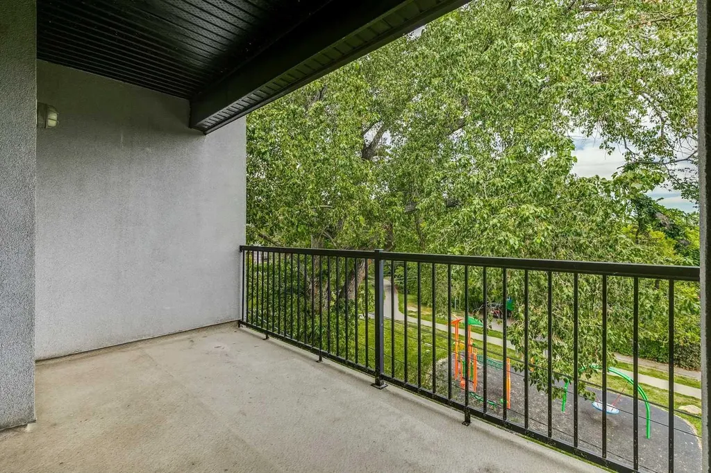 2101 17 Street SW Calgary AB T2P 4M5