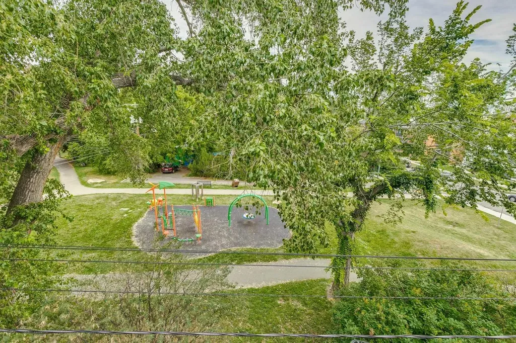 2101 17 Street SW Calgary AB T2P 4M5