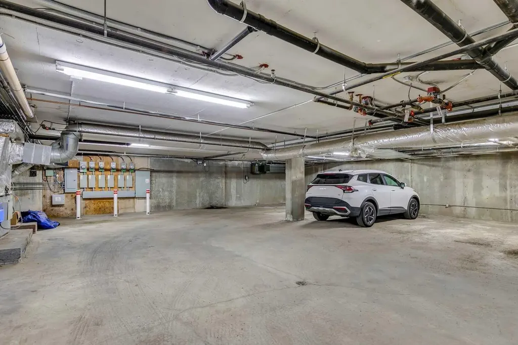 2101 17 Street SW Calgary AB T2P 4M5
