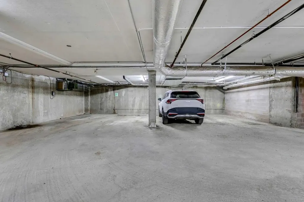 2101 17 Street SW Calgary AB T2P 4M5