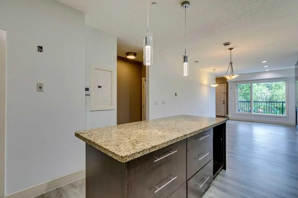 2101 17 Street SW Calgary AB T2P 4M5