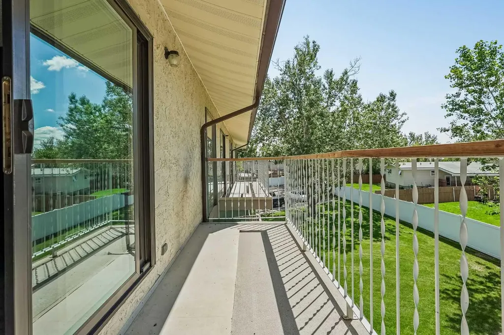 855 Columbia Boulevard W Lethbridge AB T1K 4B7