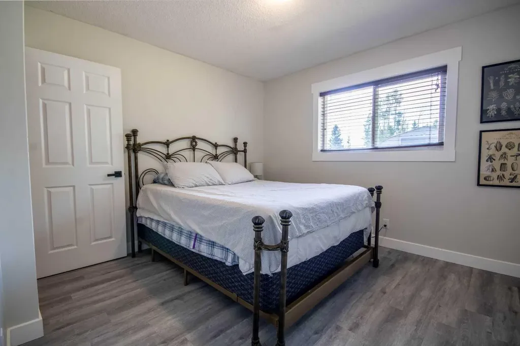 5113 Highway 27 Highway Rural Mountain View County AB T0M 1X0