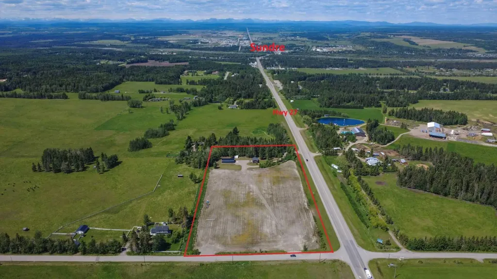 5113 Highway 27 Highway Rural Mountain View County AB T0M 1X0