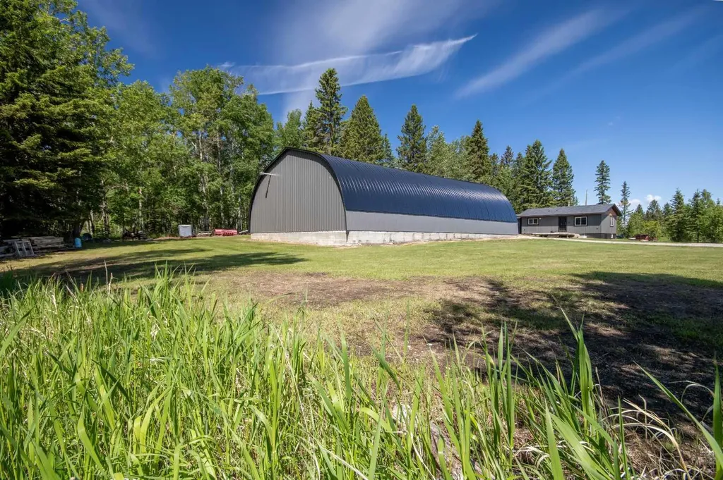 5113 Highway 27 Highway Rural Mountain View County AB T0M 1X0