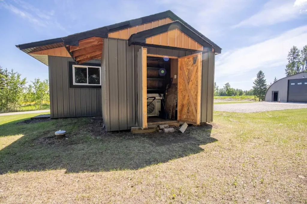 5113 Highway 27 Highway Rural Mountain View County AB T0M 1X0