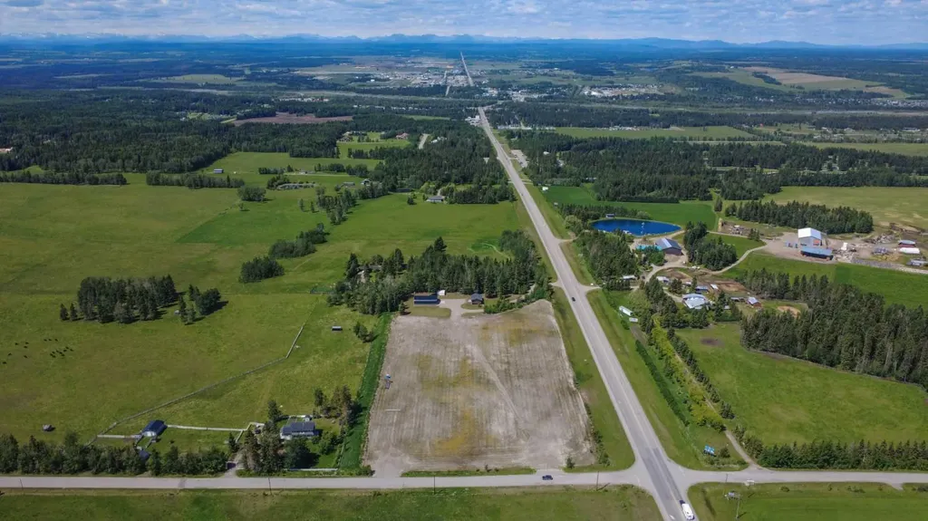 5113 Highway 27 Highway Rural Mountain View County AB T0M 1X0