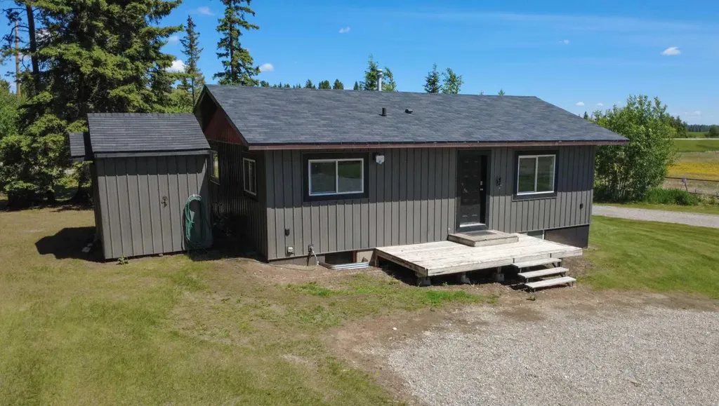 5113 Highway 27 Highway Rural Mountain View County AB T0M 1X0