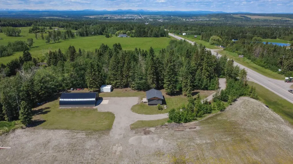 5113 Highway 27 Highway Rural Mountain View County AB T0M 1X0
