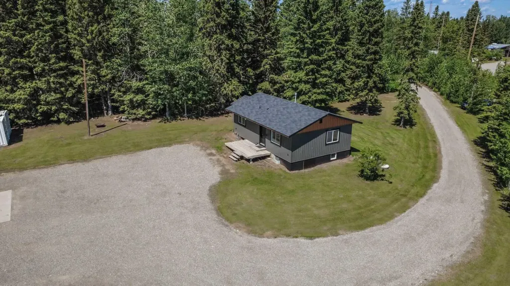 5113 Highway 27 Highway Rural Mountain View County AB T0M 1X0