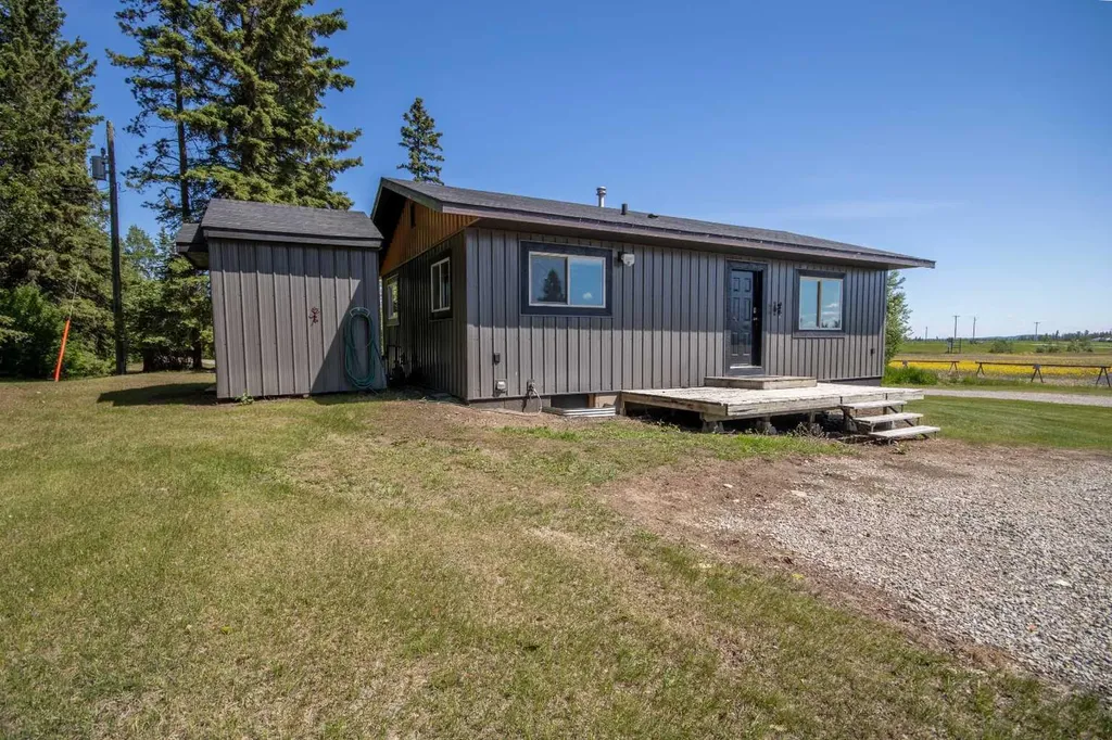 5113 Highway 27 Highway Rural Mountain View County AB T0M 1X0