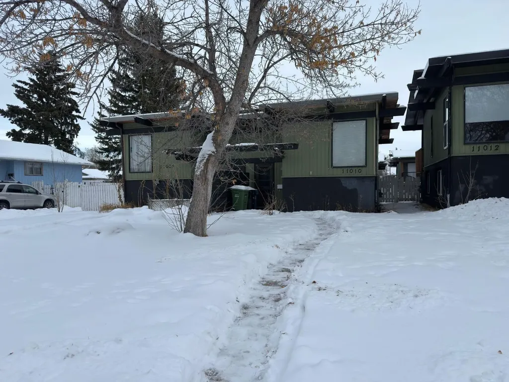 11008 5 Avenue SW Calgary AB T2W 1Y6