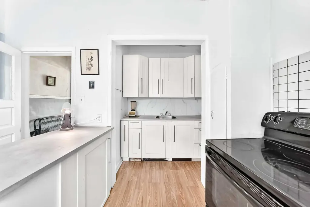 212 5 Avenue Strathmore AB T1P 1B7
