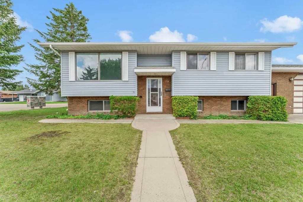 13 Rossland Place SE Medicine Hat AB T1B 1Z8