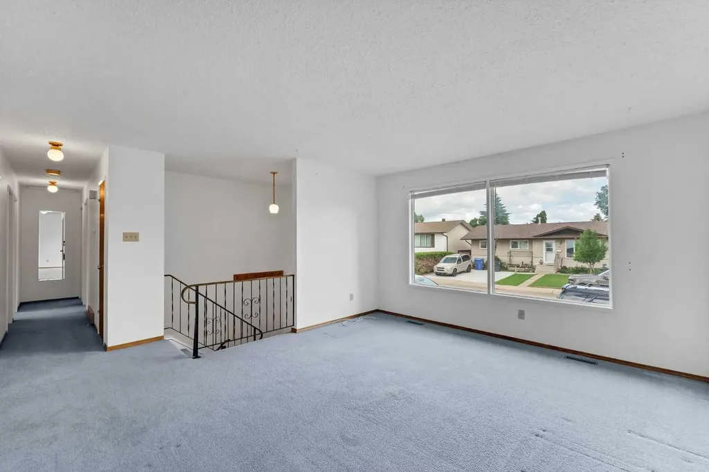 13 Rossland Place SE Medicine Hat AB T1B 1Z8