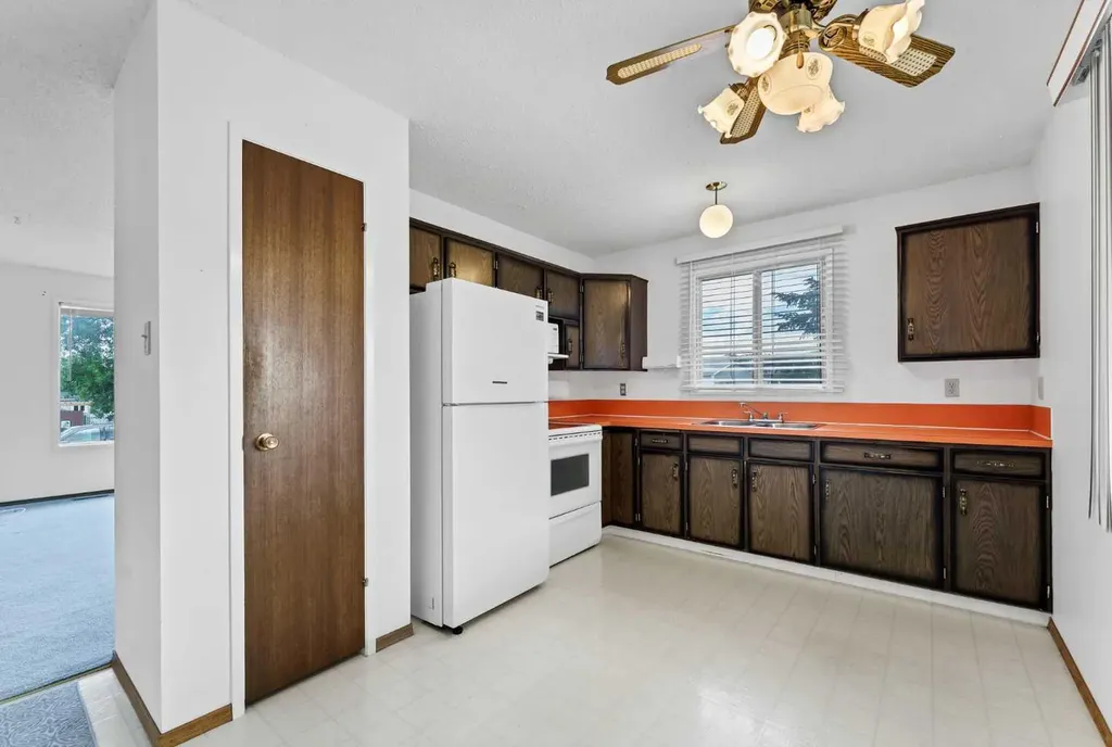 13 Rossland Place SE Medicine Hat AB T1B 1Z8