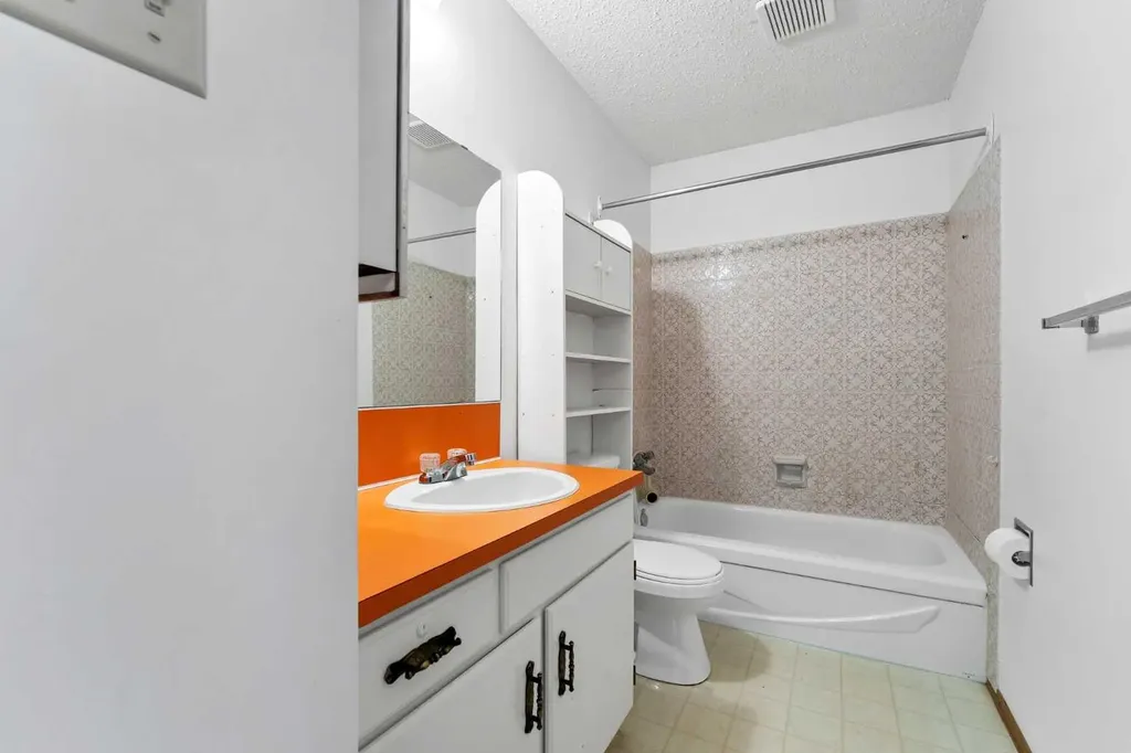 13 Rossland Place SE Medicine Hat AB T1B 1Z8