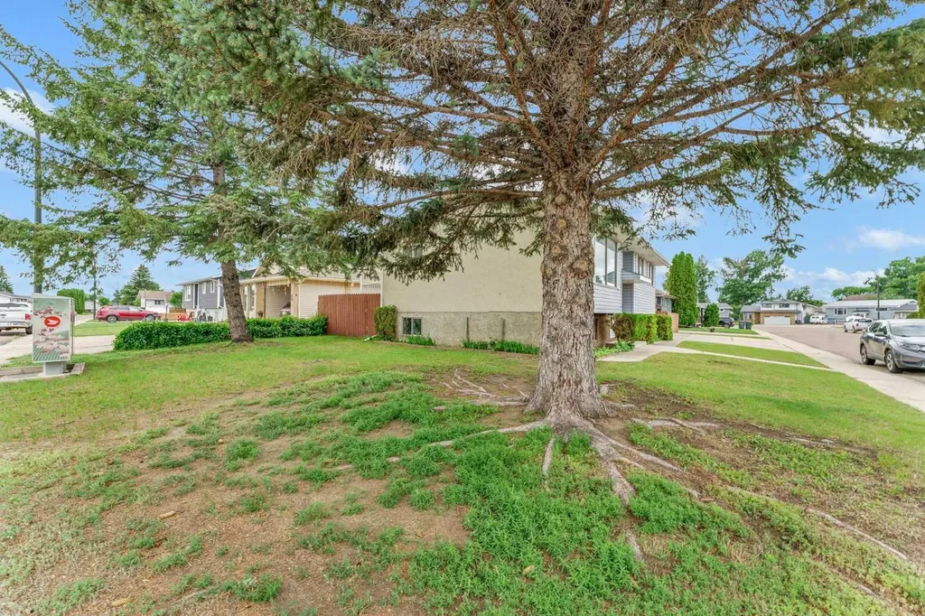 13 Rossland Place SE Medicine Hat AB T1B 1Z8