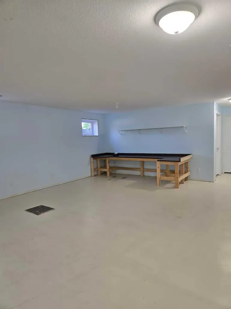 5709 57 Avenue Rocky Mountain House AB T4T1A2