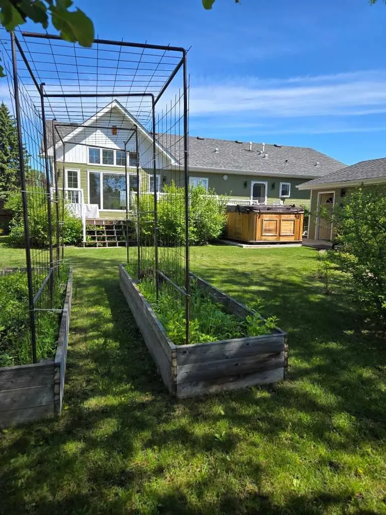 5709 57 Avenue Rocky Mountain House AB T4T1A2