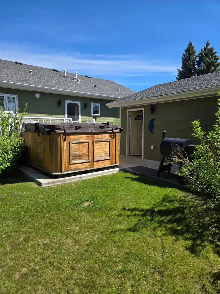 5709 57 Avenue Rocky Mountain House AB T4T1A2