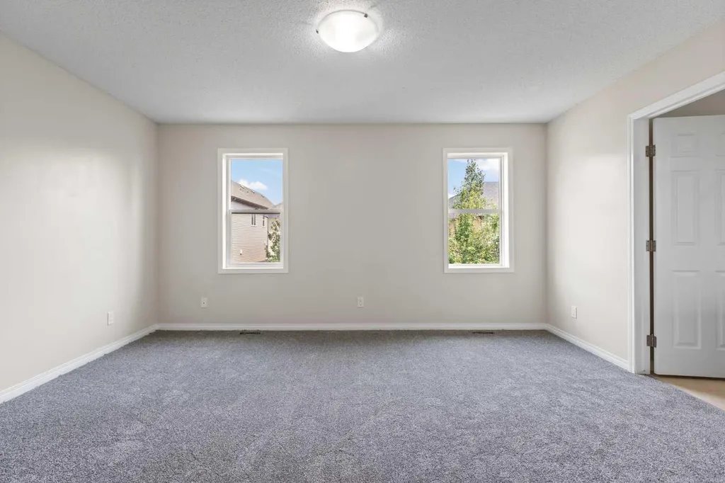 137 Windridge Road SW Airdrie AB T4B 2R4