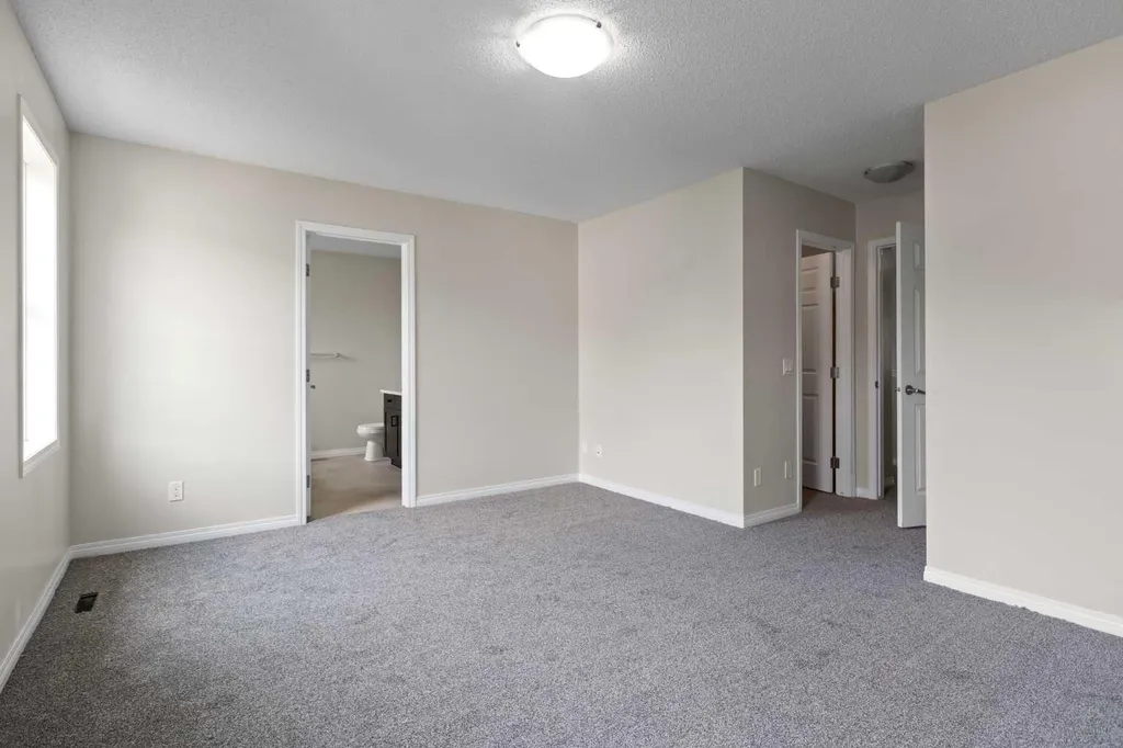137 Windridge Road SW Airdrie AB T4B 2R4