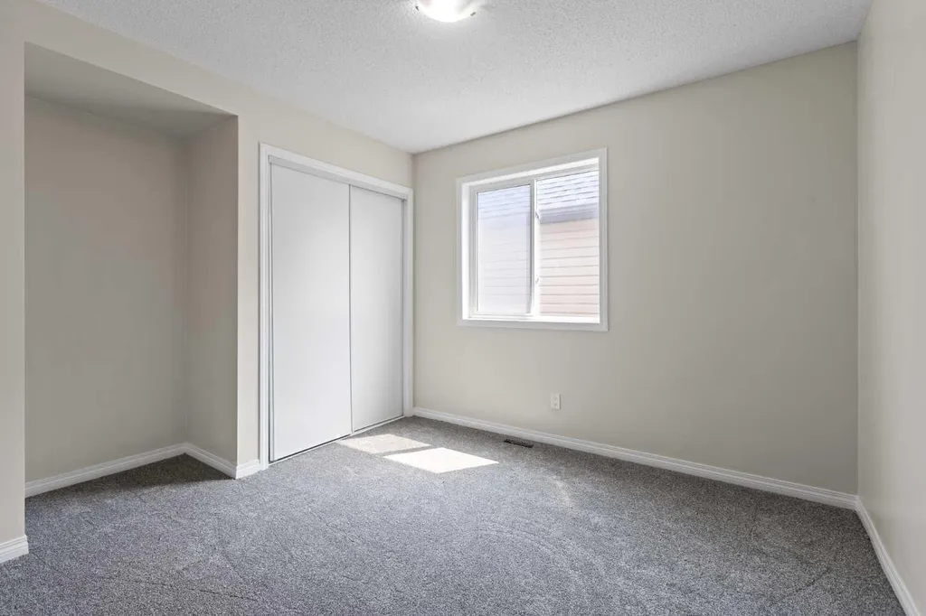 137 Windridge Road SW Airdrie AB T4B 2R4