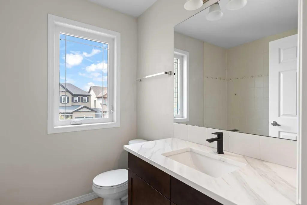 137 Windridge Road SW Airdrie AB T4B 2R4