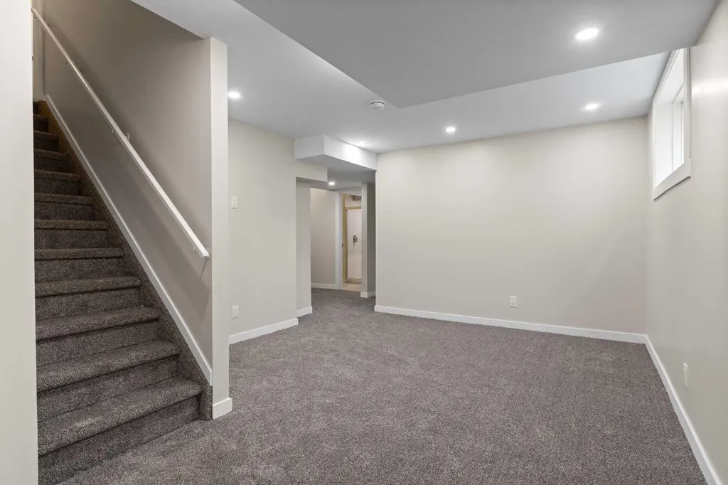 137 Windridge Road SW Airdrie AB T4B 2R4