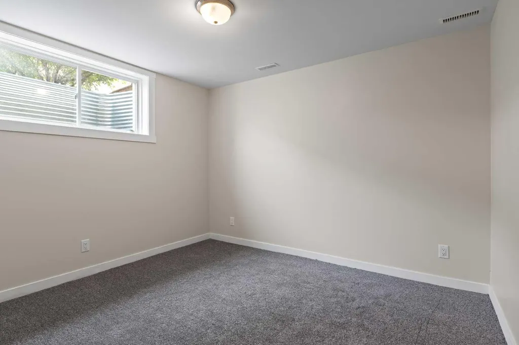 137 Windridge Road SW Airdrie AB T4B 2R4
