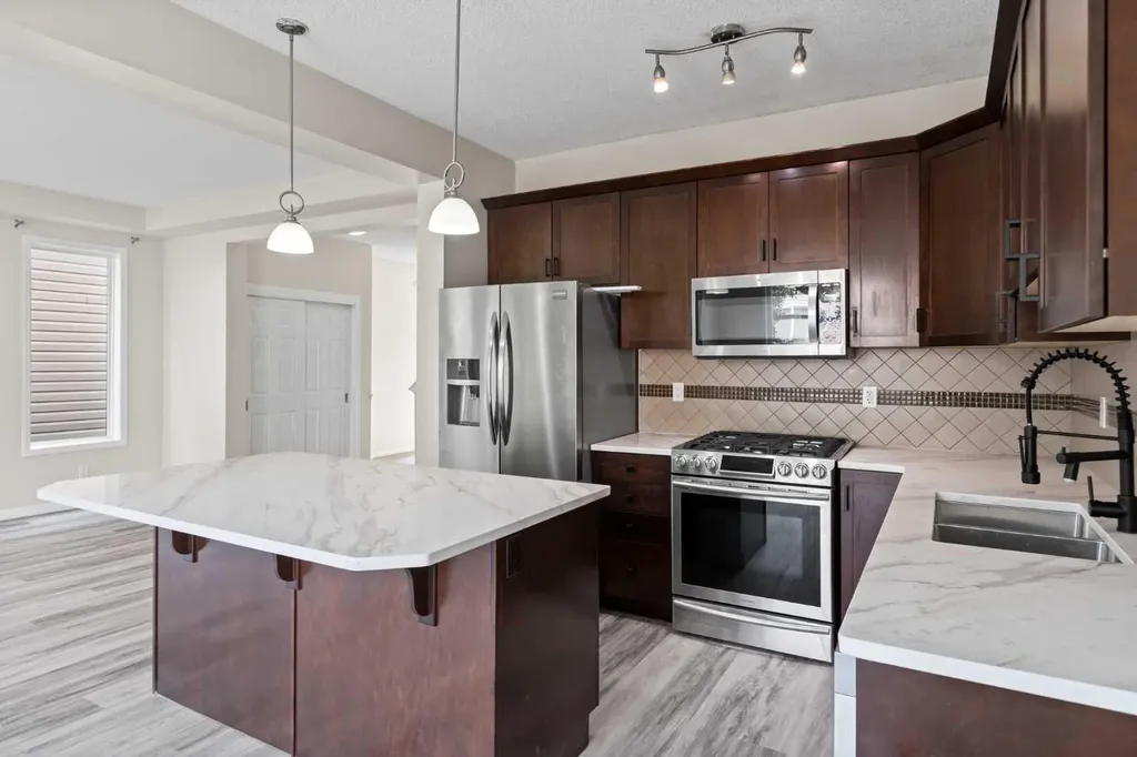 137 Windridge Road SW Airdrie AB T4B 2R4