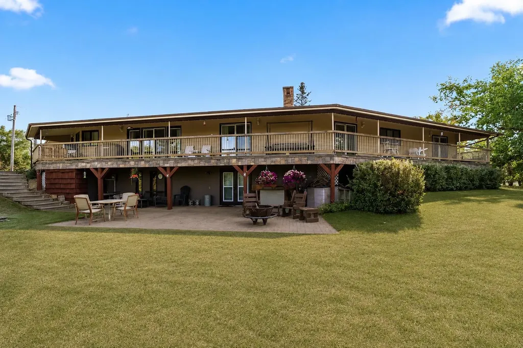 4404 49 Street Hardisty AB T0B1V0