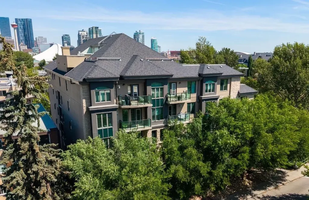 108 25 Avenue SW Calgary AB T2S 0K9