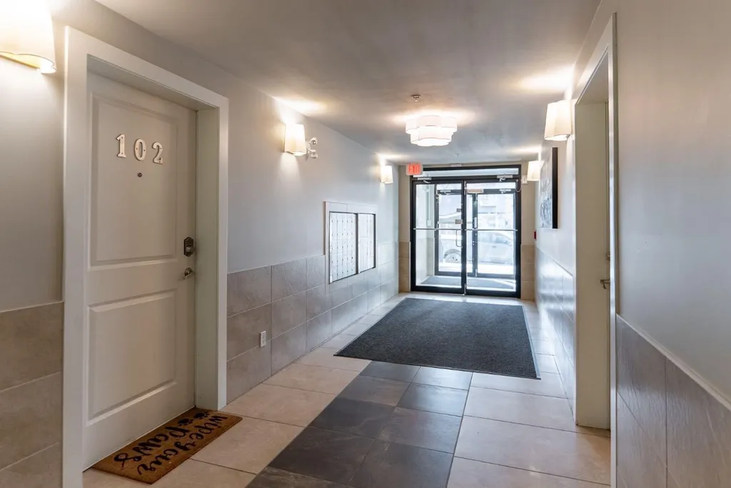 108 25 Avenue SW Calgary AB T2S 0K9