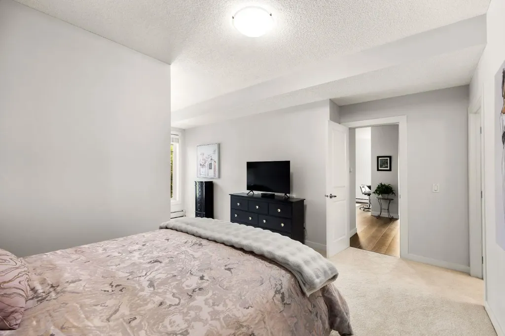 108 25 Avenue SW Calgary AB T2S 0K9
