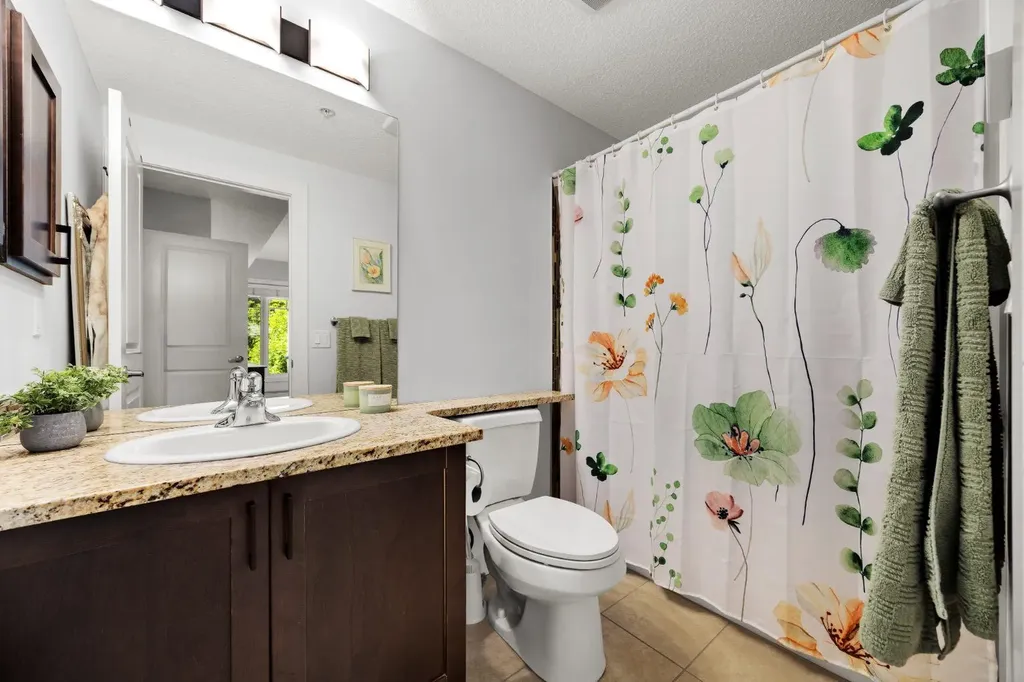 108 25 Avenue SW Calgary AB T2S 0K9